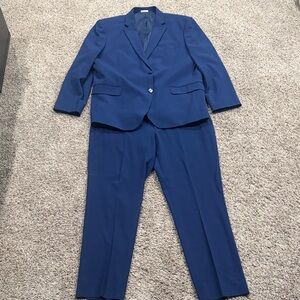 Nordstrom Rack Navy Men's Suit 48R with Matching pants 36x30